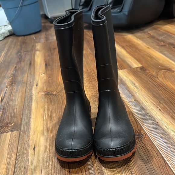 Black Rubber Boots - Picture 2 of 6
